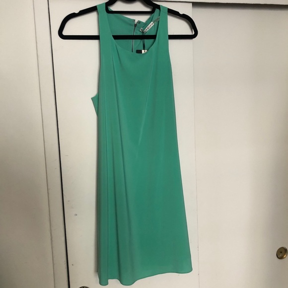 NWT! Alice and Olivia Estelle Racerback Dress - Picture 4 of 9